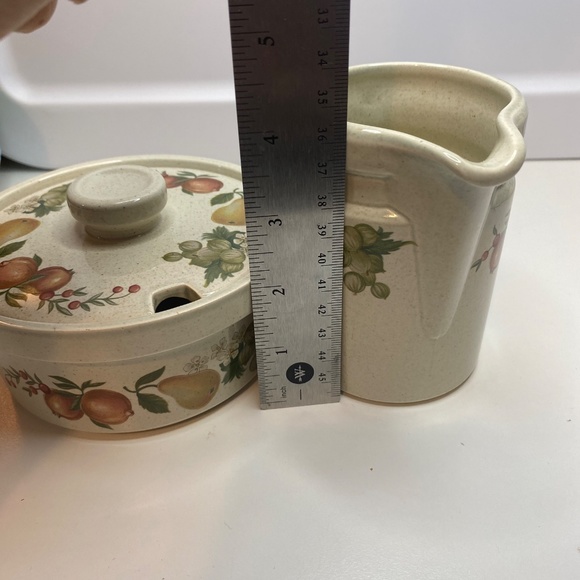 Wedgwood Quince England oven to table creamer and sugar with lid set - Picture 9 of 9